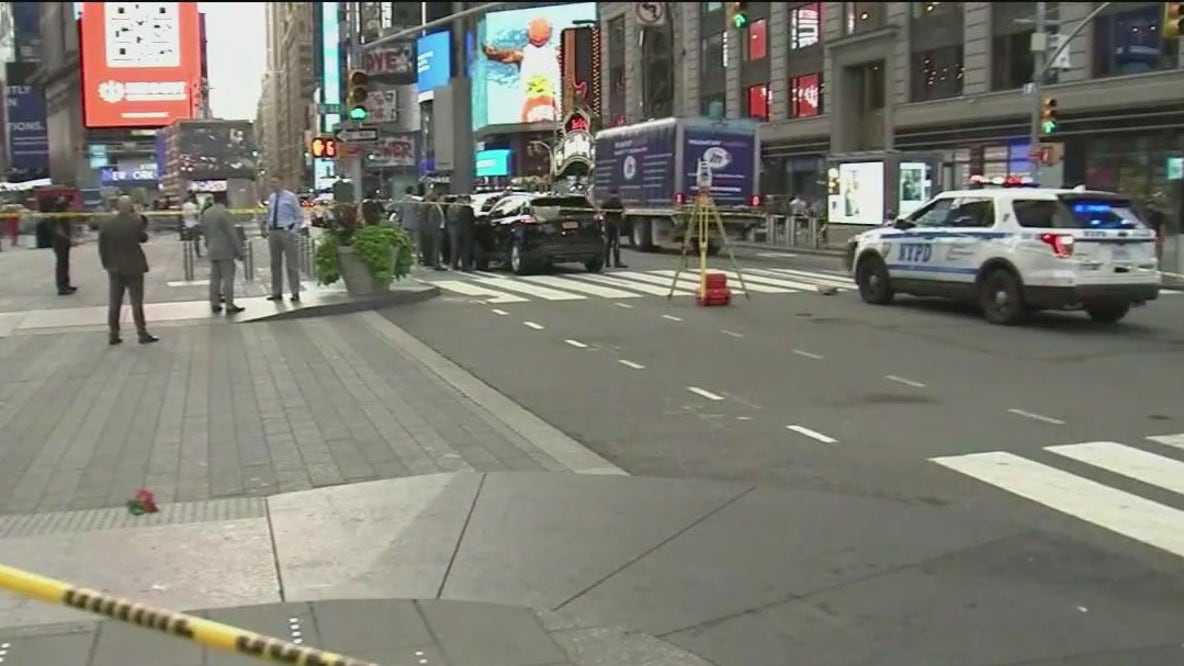 13-year-old girl stabbed near NYC subway station